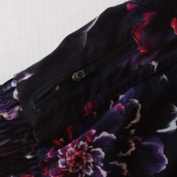 Avia jogging shorts with zip pocket size large - Picture 3 of 6